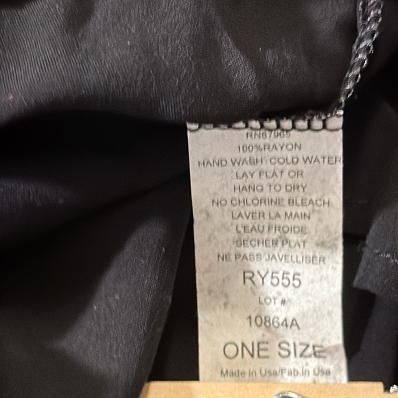 NWT Chic Black Off-Shoulder Top size large X-Large women boho pleated‎ sleeves - Picture 10 of 13